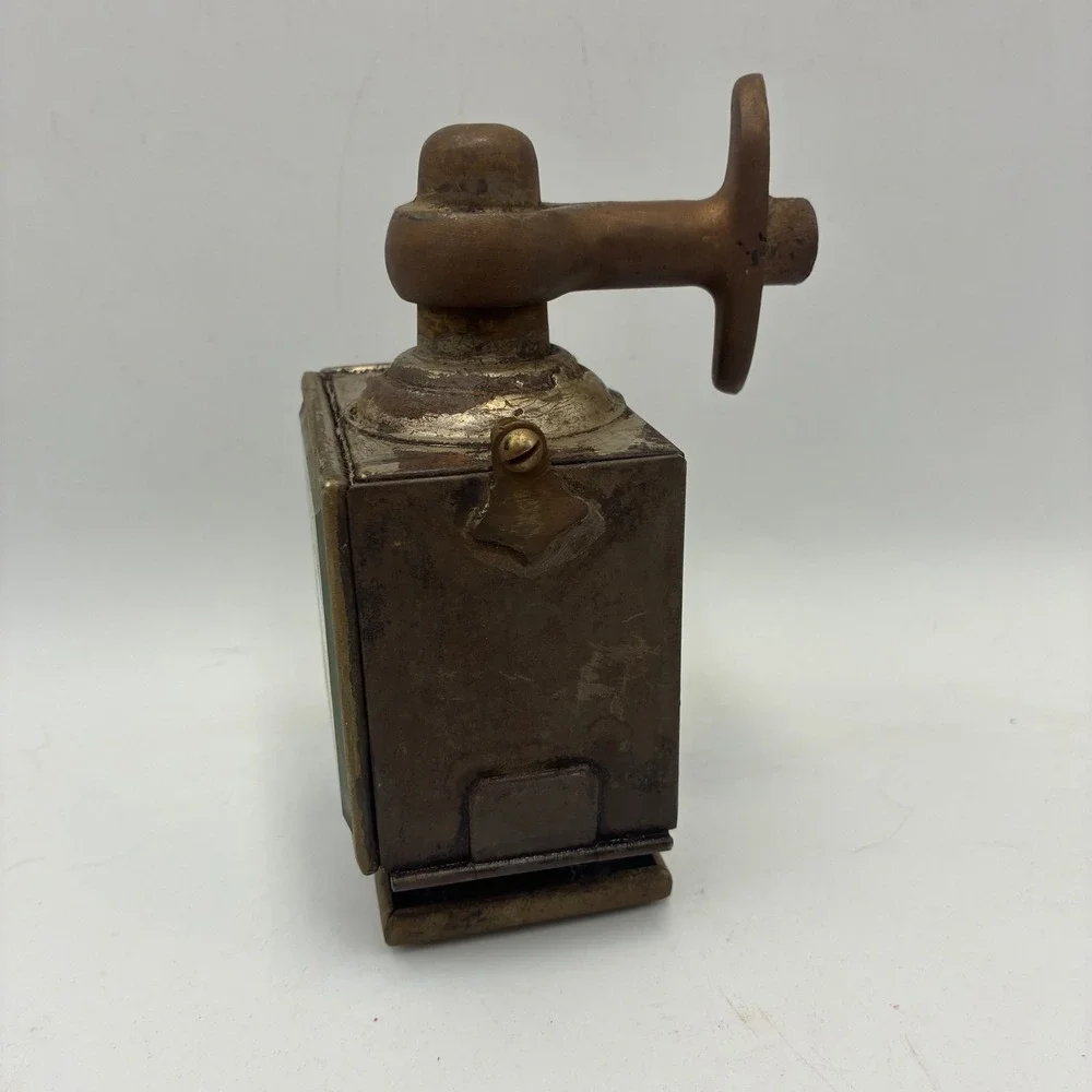 Antique Brass Metal Carriage Buggy Lantern Wall Mount Swivel Bracket Glass Lamp